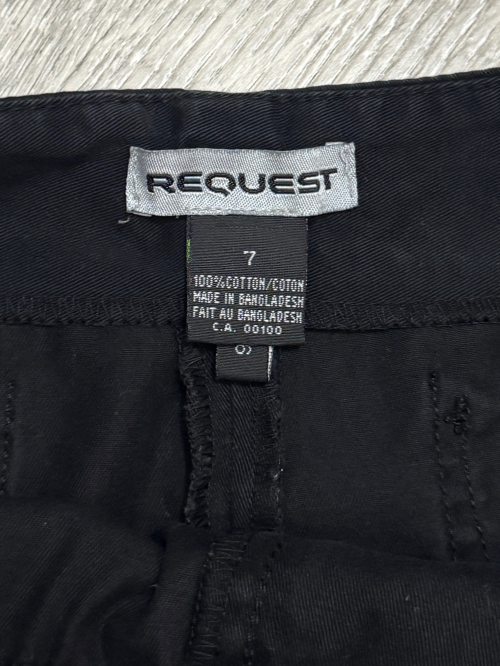Request Vintage Y2K Black Embroidered Patch Low Rise Grunge Mini Skirt 7 Fits XS - Picture 12 of 15